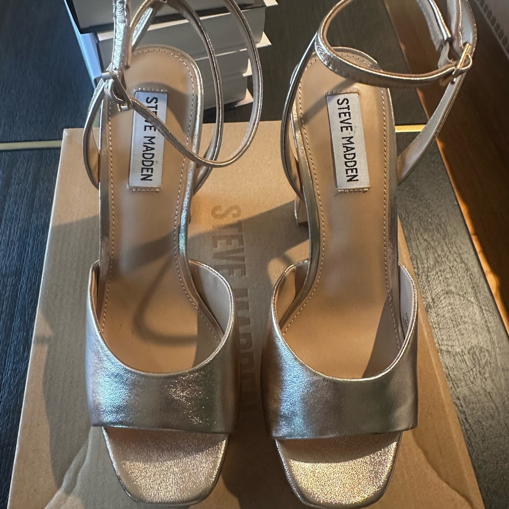New Steve Madden Women's Assured Ankle-Strap Platform Dress Sandals